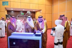أمير منطقة جازان يدشن “قافلة التنمية الرقمية”