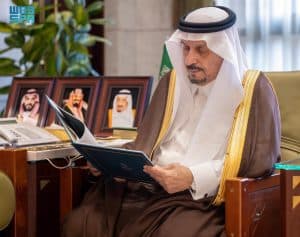 أمير الرياض يستقبل مدير فرع وزارة الرياضة بالمنطقة