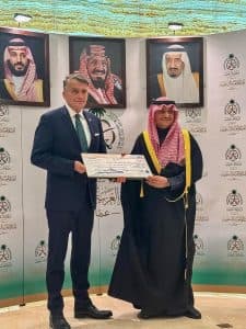 سفير خادم الحرمين لدى الأردن يُسلّم مساهمة المملكة السنوية لدعم ميزانية وبرامج “الأونروا” بـ “مليوني” دولار