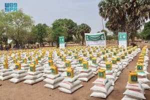 مركز الملك سلمان للإغاثة يوزع 1000 سلة غذائية في عدة قرى بولاية مايوكيبي الشرقية في جمهورية تشاد