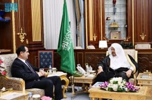 ناقشا عددًا من الموضوعات ذات الاهتمام المشترك.. رئيس مجلس الشورى يستقبل سفير جمهورية طاجيكستان لدى المملكة