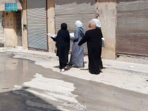 مركز الملك سلمان للإغاثة يوزّع (335) كرتون تمر في محافظة حلب
