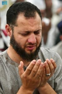 دعاء وخشوع في الروضة الشريفة وسط منظومة تنظيمية متكاملة لخدمة ضيوف الرحمن