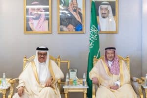 وزير خارجية البحرين يصل إلى الرياض في زيارة رسمية