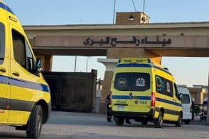 معبر رفح البري يستقبل دفعة جديدة من العائدين الفلسطينيين إلى غزة