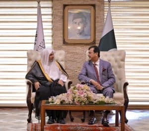 رئيس مجلس الشيوخ ورئيس المحكمة العليا الباكستانيان يستقبلان أمين عام رابطة العالم الإسلامي