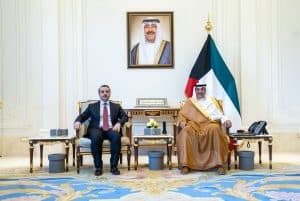 ولي عهد الكويت يلتقي وزير الخارجية السوري