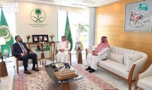 المندوب الدائم للمملكة لدى جامعة الدول العربية يلتقي نظيره الليبي