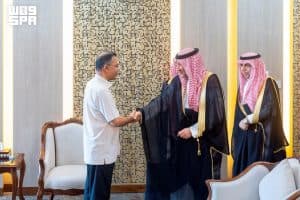 رئيس وزراء بنغلاديش يستقبل نائب وزير الخارجية