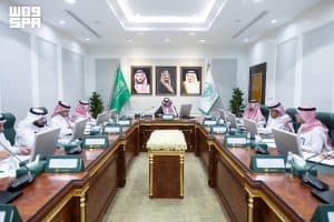 نائب أمير الحدود الشمالية يرأس اجتماع لجنة المسؤولية الاجتماعية بالمنطقة