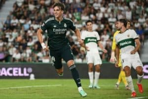 ريال مدريد يفوز على إلتشي 3 – 2