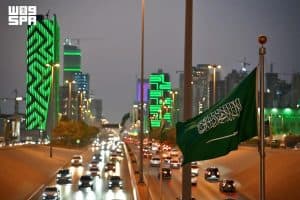 معالم الرياض تتوشح باللون الأخضر استعدادا لليوم الوطني