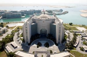 الإمارات تُدين بأشد العبارات استمرار استهداف ميليشيا الحوثي الإرهابية الأعيان المدنية والسفن السعودية